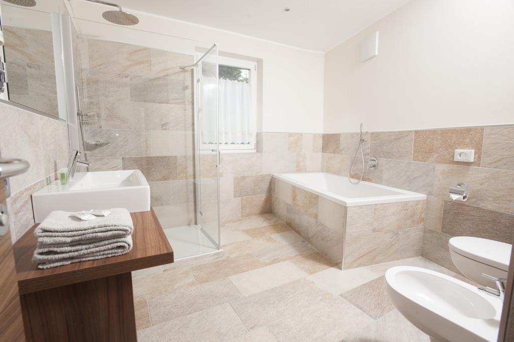سكين Apartmenthaus Gruberhof الغرفة الصورة